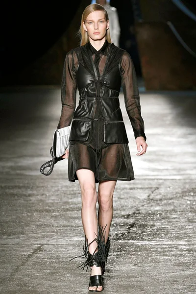 Look 26